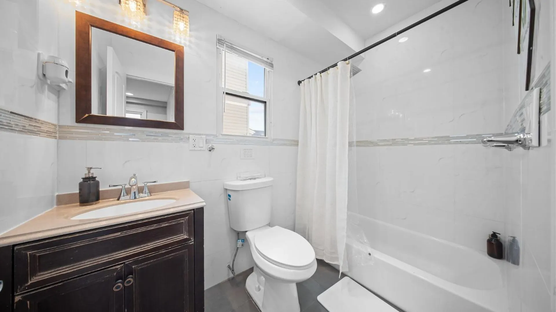One Bedroom Near Jfk Airport! نيو يورك